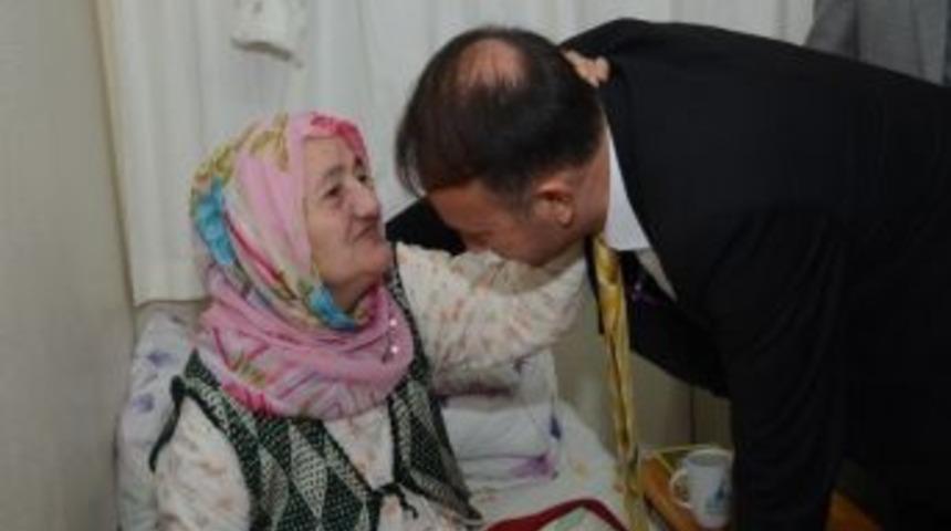 Başkan Karabalık Hastaları Ziyaret Etti