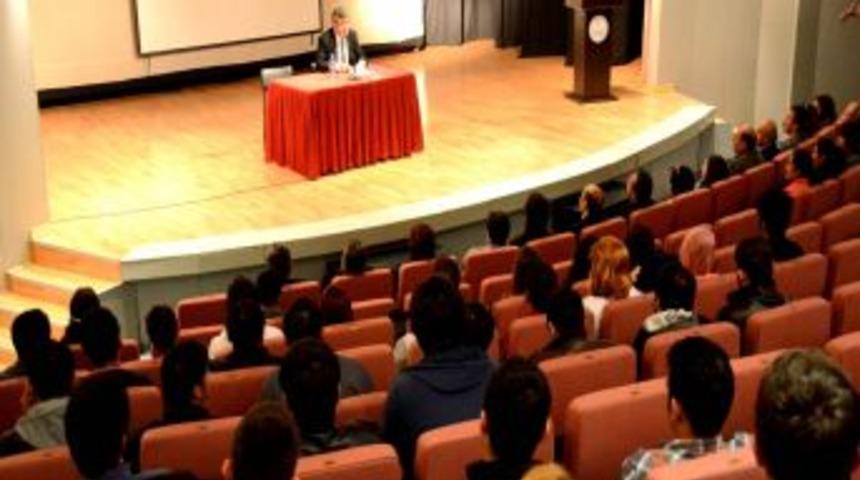 &Uuml;niversiteli &Ouml;ğrencilere Atat&uuml;rk&rsquo;&uuml;n D&uuml;ş&uuml;nce D&uuml;nyası Anlatıldı
