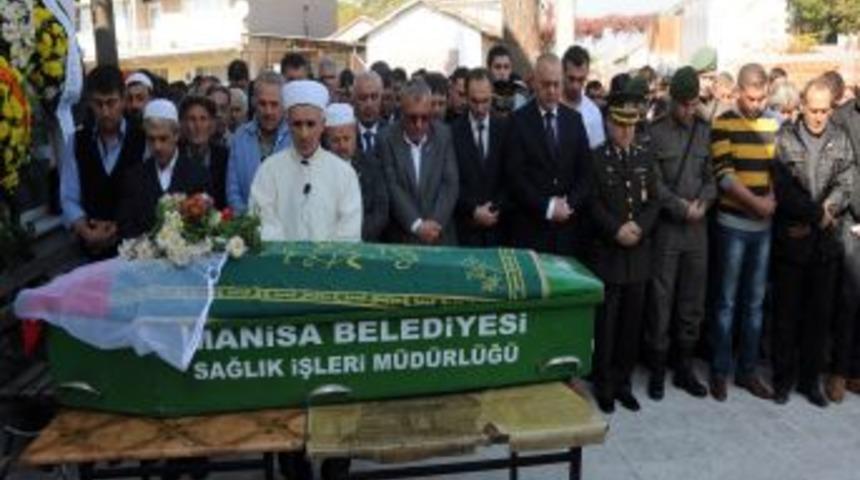Kazada &Ouml;len &Uuml;niversite &Ouml;ğrencisi Defnedildi