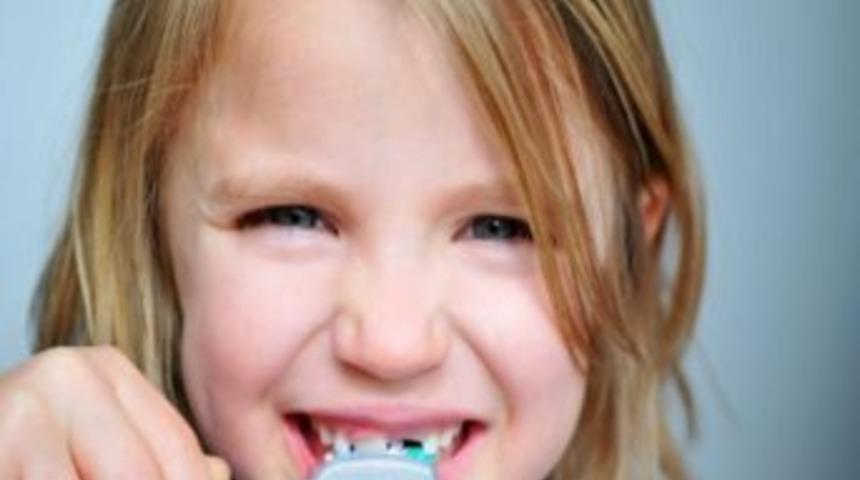 &Uuml;&ccedil; Yaşından &Ouml;nce Diş Macunu Kullanımı Zararlı