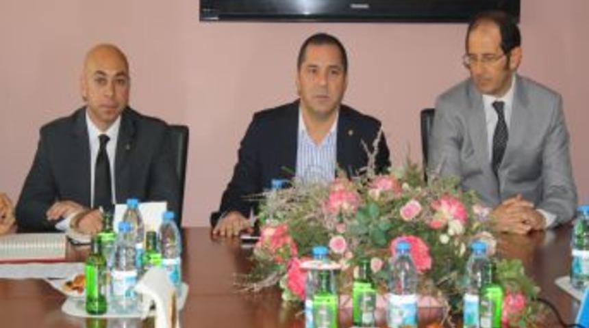 İzmir K&ouml;rfezi&rsquo;nde Yelken Yarışı Heyecanı