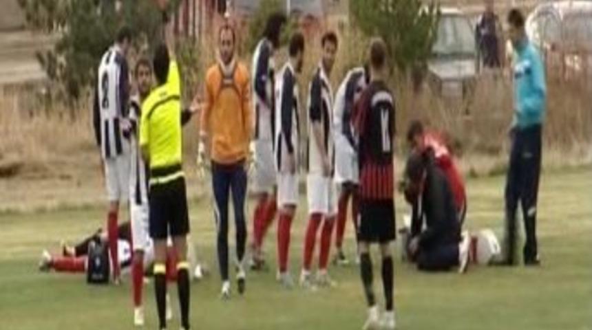 Mas&ouml;r&uuml;n&uuml; Yumrukladı, Kırmızı Kart G&ouml;rd&uuml;