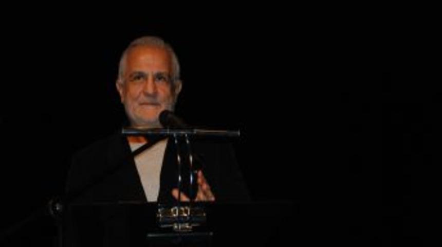 Kenan Işık, Şiirle Uyuşturucuyla M&uuml;cadelede &Ouml;ğrencilere Destek Verdi