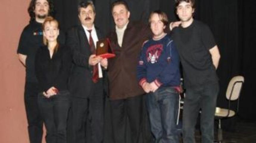 Lokantadan &Ccedil;ıkan Tenor 'hasan Doğru'