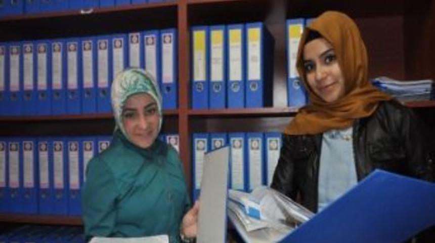 Demirci&rsquo;de Topluma Hizmet Uygulamaları G&ouml;n&uuml;lleri Fethediyor