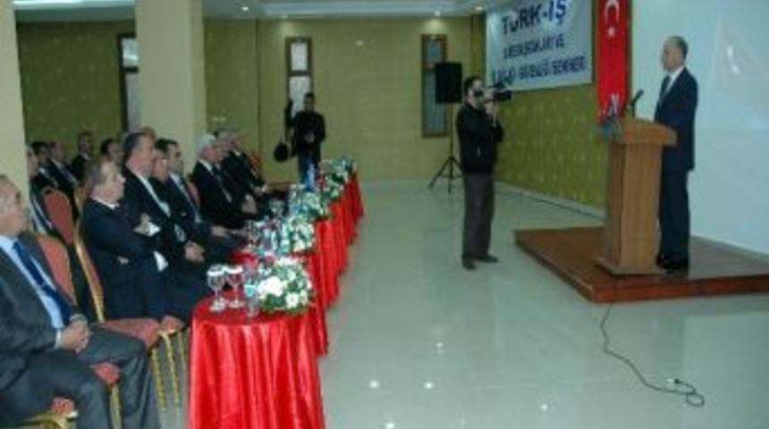 T&uuml;rk-iş Orta Anadolu Şube Başkanları Karaman&rsquo;da Toplandı