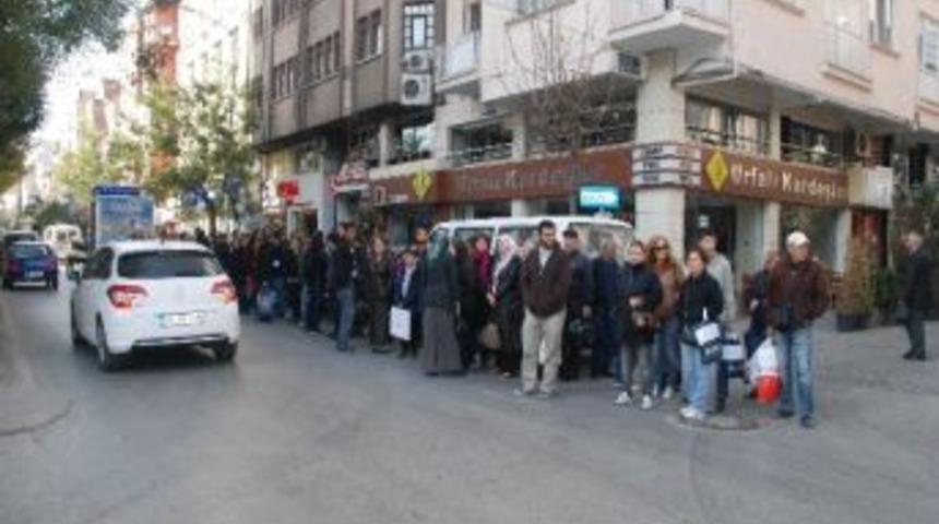 Ulaşımda Sıkıntı S&uuml;r&uuml;yor