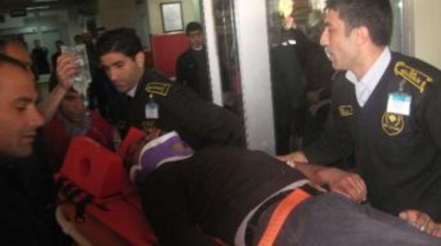 Muş&rsquo;ta Yaralı Taşıyan Ambulans Kaza Yaptı: 3 Yaralı