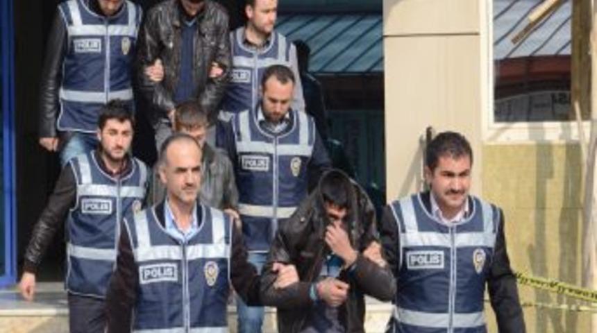 Motosiklet Hırsızlığı Iddiasıyla 6 Kişi Yakalandı