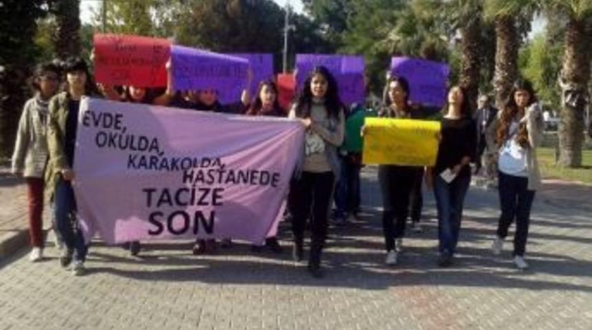 Gebelik Testi İddiası &Ouml;ğrenciler Tarafından Protesto Edildi