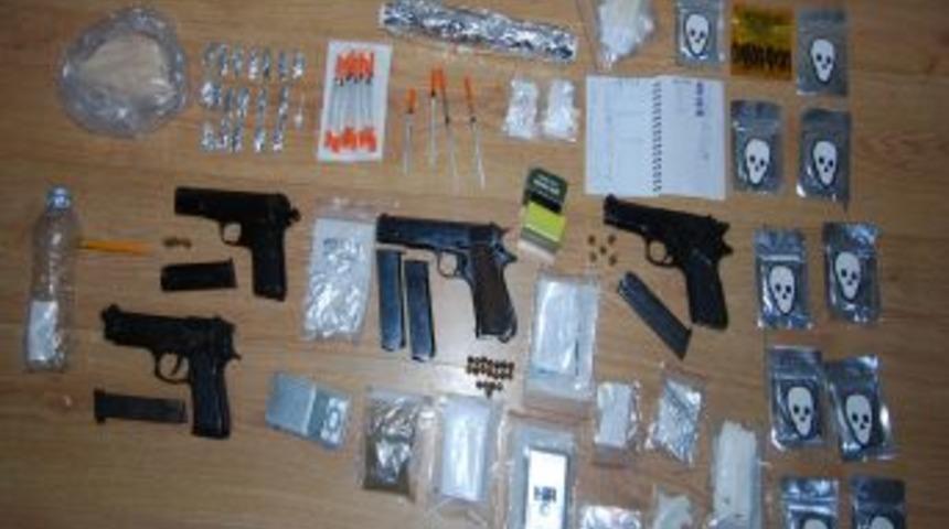 İstanbul Polisinden Zehir Tacirlerin Şafak Operasyonu