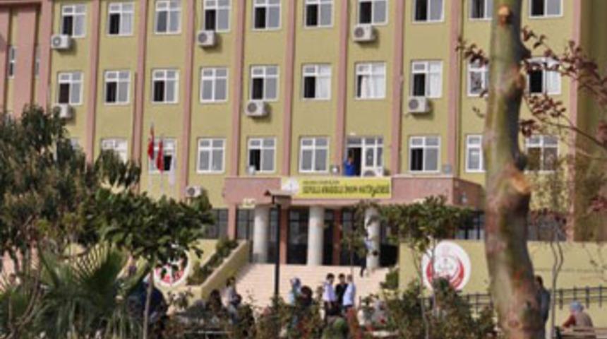 &Ouml;ğrencileri şoke eden intihar