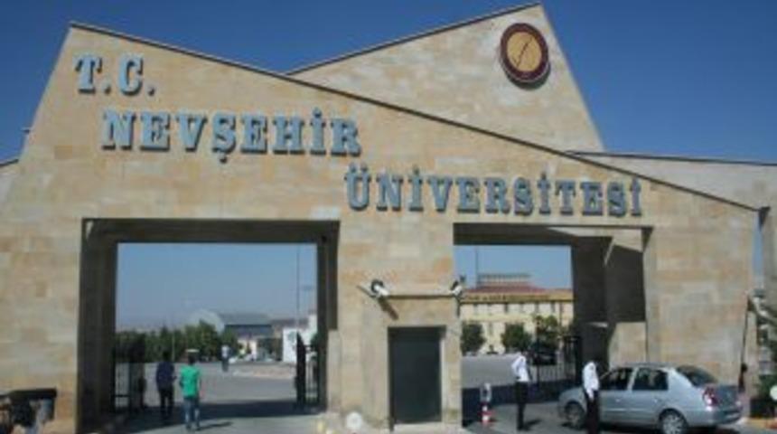 Nevşehir &Uuml;niversitesi Yazan Tabelalar S&ouml;k&uuml;ld&uuml;