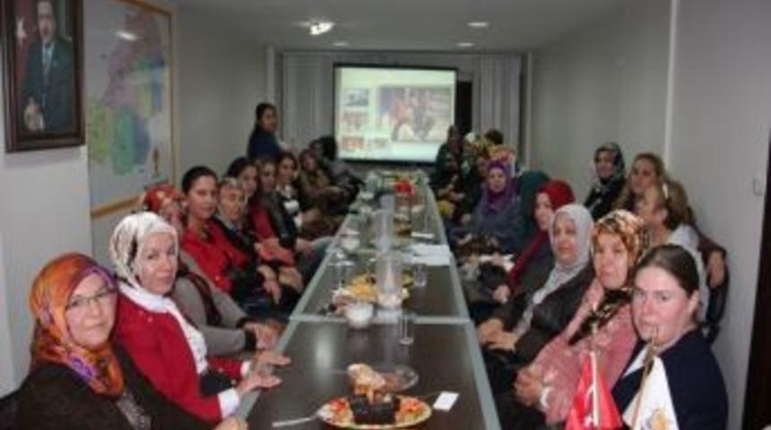 Ak Parti Teşkilatı Temay&uuml;l Yoklaması &Ouml;ncesi Toplandı