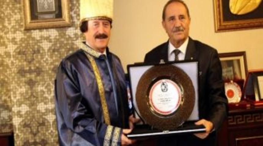 Ahilik Onur &Ouml;d&uuml;l&uuml; C&uuml; Rekt&ouml;r&uuml; Kocacık&rsquo;a Verildi