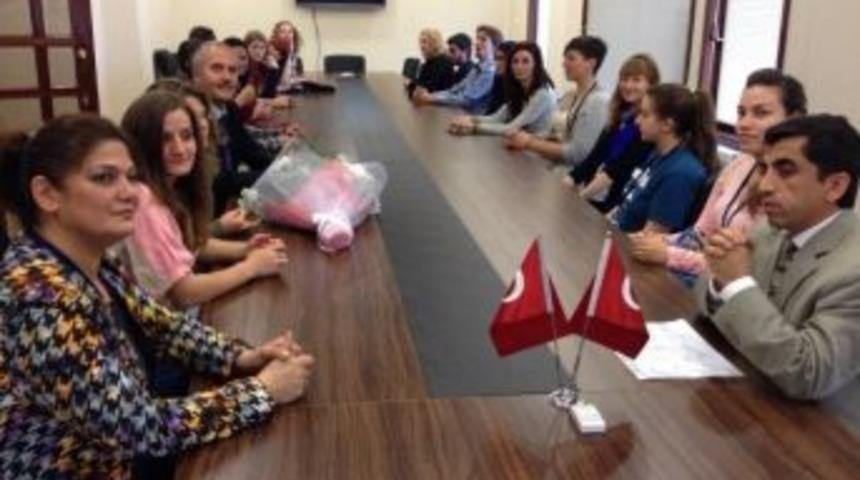 Konuk Gen&ccedil;ler Vali Civelek'i Ziyaret Etti