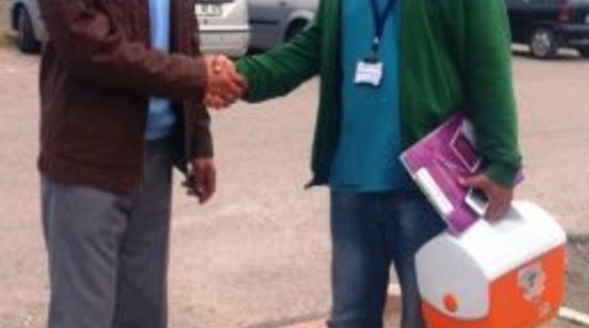 Hastane Personeli Bulduğu Cep Telefonunun Sahibine Teslim Etti