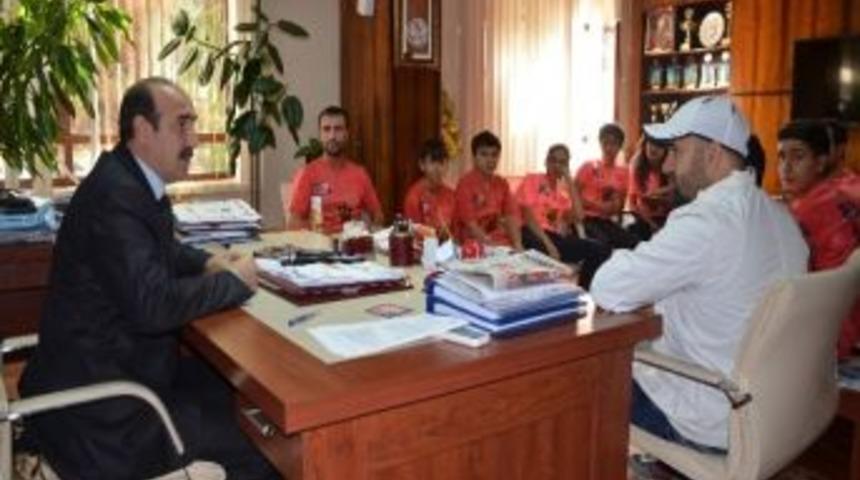 Hokeycilerden, Fındıklı&rsquo;ya Ziyaret