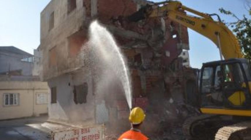 Osmangazi'de Kamulaştırılan 3 Ev Yıkıldı