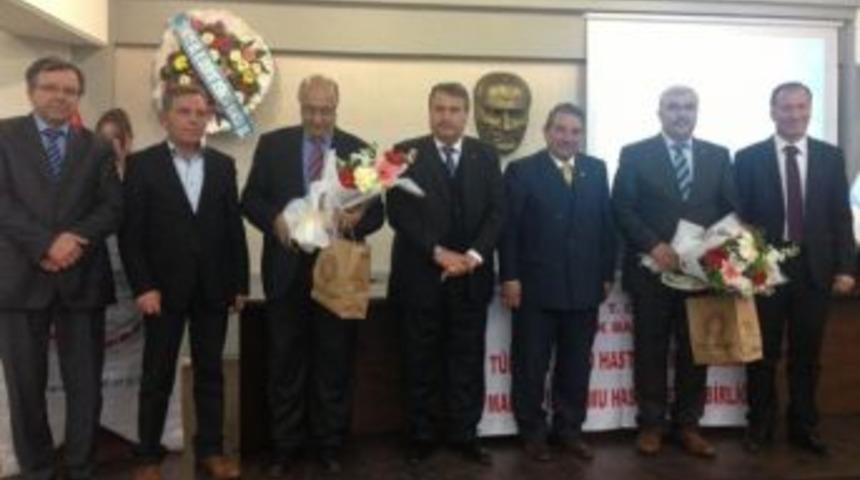 &Ccedil;er&ccedil;i "ilklerin Şehri Manisa" Konferansına Katıldı