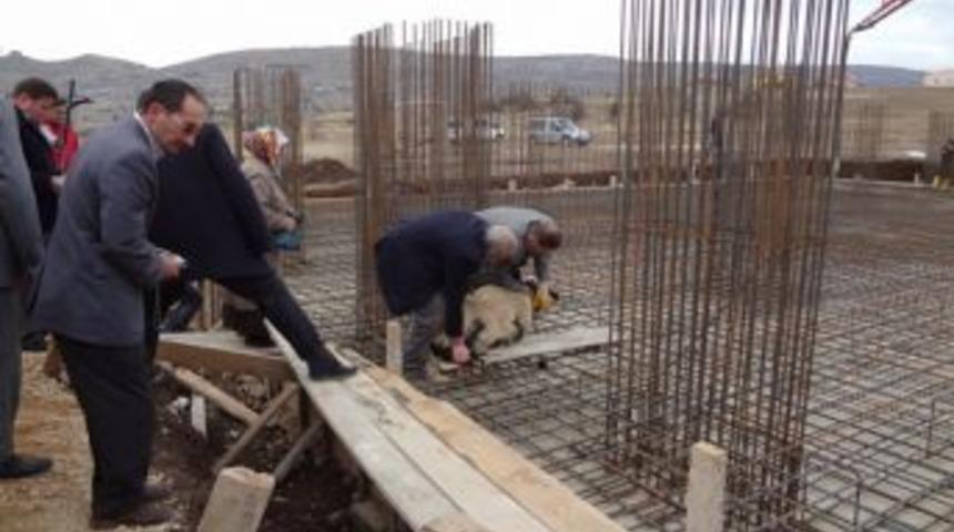 Ash&acirc;b-ı Suffa C&acirc;mii'nin Temeli Dualarla Atıldı