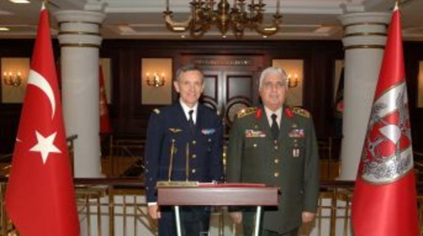 Necdet &Ouml;zel, NATO Komutanını Ağırladı