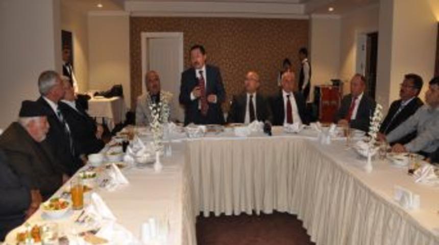 Alevi Ve S&uuml;nni Vatandaşlar Muharrem Iftarında Buluştu