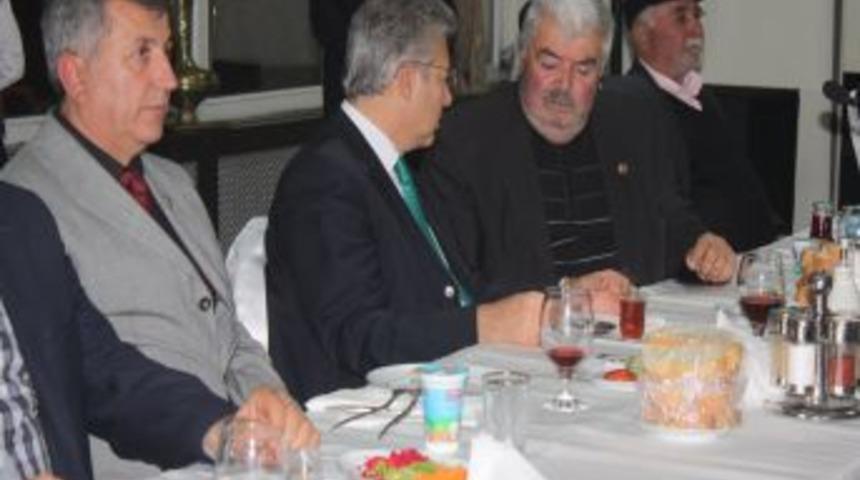 Kanaat &Ouml;nderleri Polisin D&uuml;zenlediği Muharrem Iftarında Buluştu