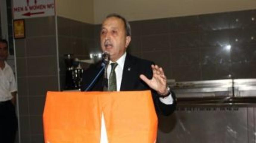 Ak Parti, Bergama&rsquo;da Başkan Aday Adaylarını Tanıttı