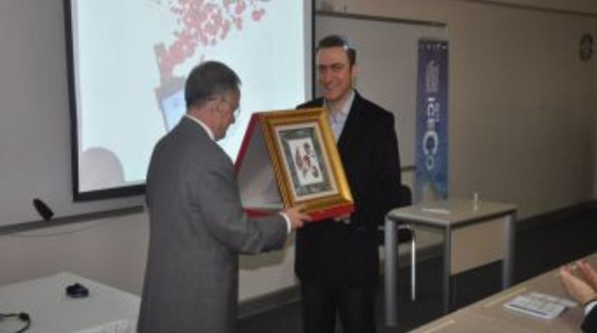 &Uuml;nl&uuml; T&uuml;rk Profes&ouml;r, Turgut &Ouml;zal &Uuml;niversitesi&rsquo;nde