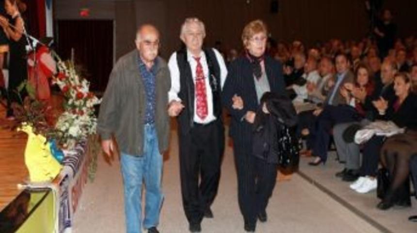 Son Yolculuğuna Alkışlarla Uğurlandı