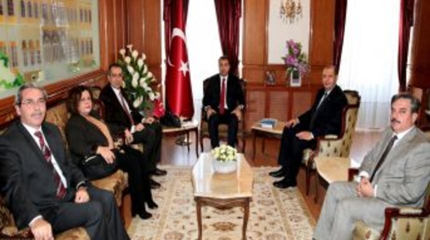 İzmir Valisi Toprak: ESAFED'in Hizmetleri Takdire Ş&acirc;yan