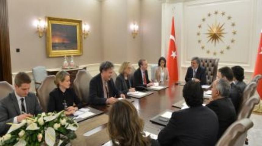 G&uuml;l, 3 B&uuml;y&uuml;kel&ccedil;inin G&uuml;ven Mektuplarını Kabul Etti