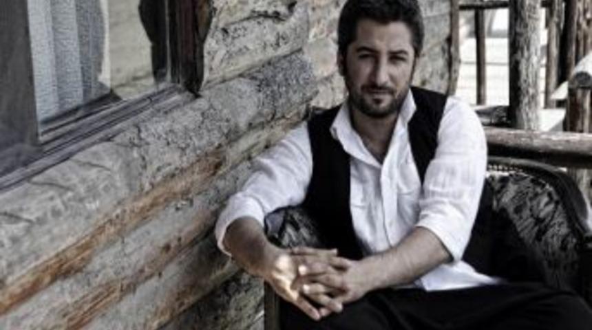 Sanat&ccedil;ı Ali Aslan Edremit K&ouml;rfezi&rsquo;ni Unutamadı