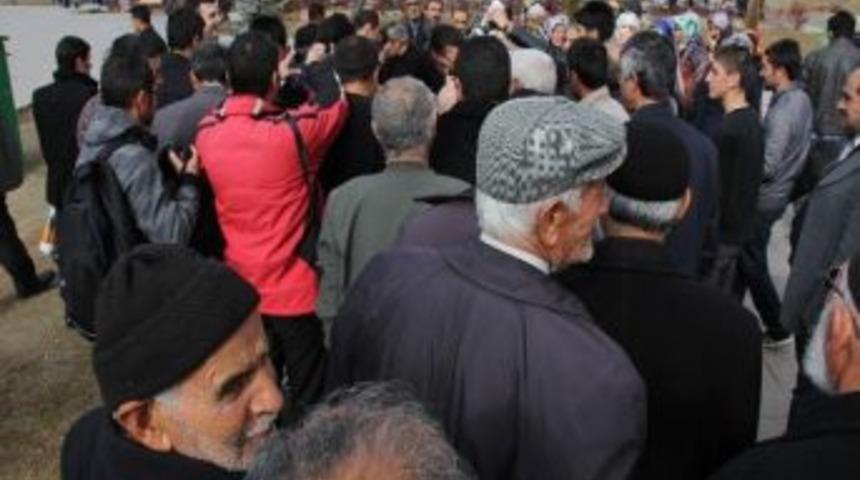 Erzurum Gen&ccedil; M&uuml;siad&rsquo;tan Aşure Dağıtımı