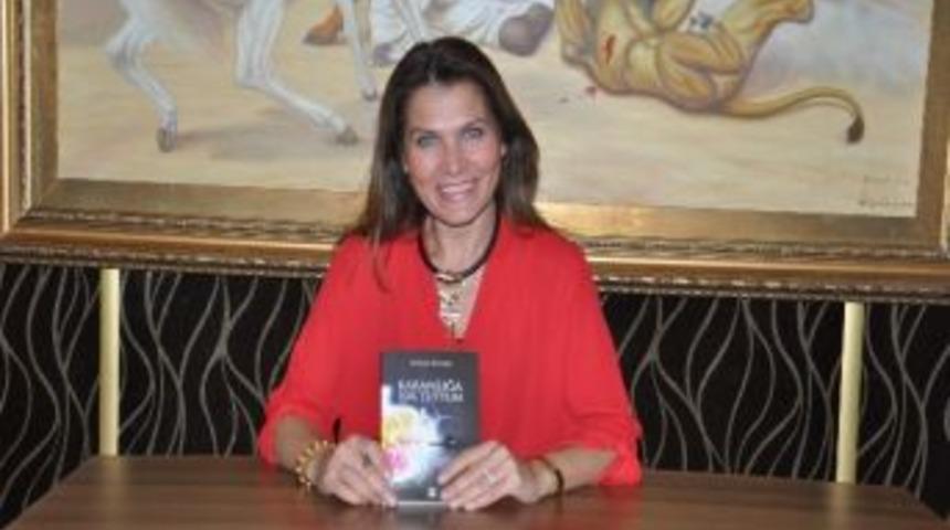 Bursalı Yazar Nuran Boyraz, "karanlığa Işık Tuttu"