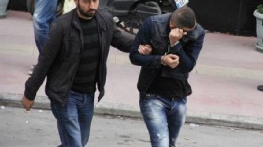 Vicdanı Sızlayan Hırsız, Polise Teslim Oldu