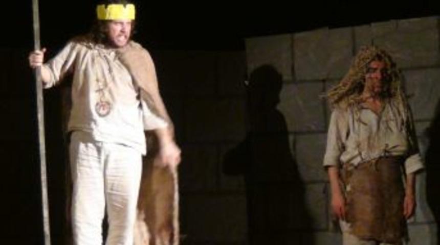 Batman Sanat Tiyatrosu G&ouml;sterime 'ada' Ile Devam Ediyor