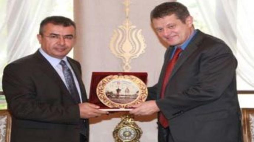 İsve&ccedil; B&uuml;y&uuml;kel&ccedil;isi Wahlund: T&uuml;rk Işadamlarıyla Iyi Ilişkiler I&ccedil;indeyiz