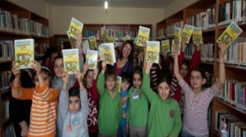Kartal Belediyesi D&uuml;nya &Ccedil;ocuk Kitapları Haftası'nda &Ccedil;ocuklarla El Ele