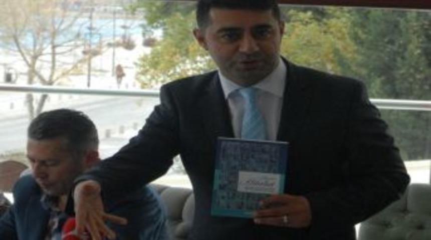 Siyaset&ccedil;ilere Yol G&ouml;sterecek