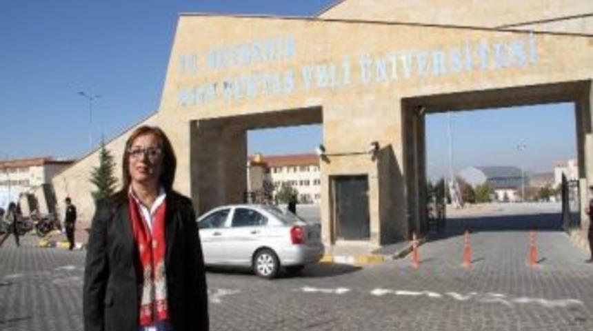 Nevşehir Hacıbektaş Veli &Uuml;niversitesi&rsquo;nin Yeni Tabelaları Takıldı
