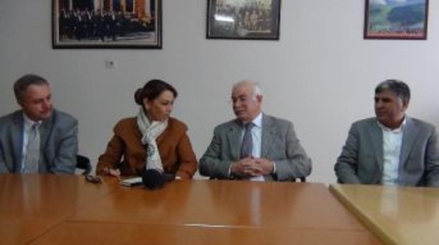 Ak Partili &Ccedil;alık&rsquo;tan Cem Vakfı&rsquo;na Ziyaret