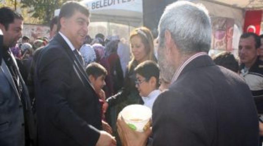 Şehitkamil Belediyesi&rsquo;nden Aşure İkramı