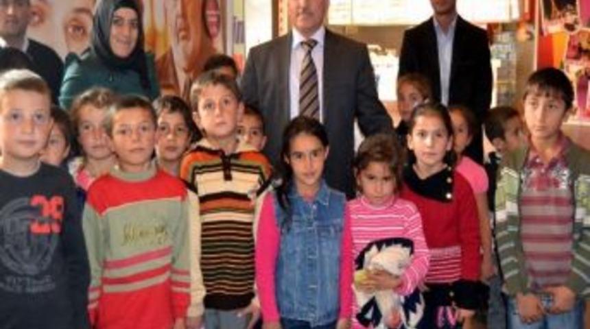 Gemerek İl&ccedil;e K&ouml;ylerinde Yaşayan &Ouml;ğrencilerden Sinema Keyfi