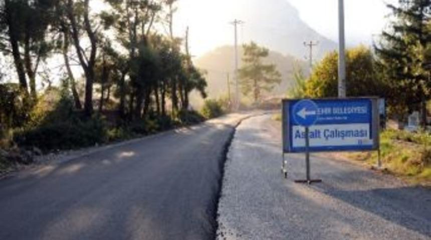 B&uuml;y&uuml;kşehir Belediyesi &Ccedil;akırlar Yolunu Asfaltladı