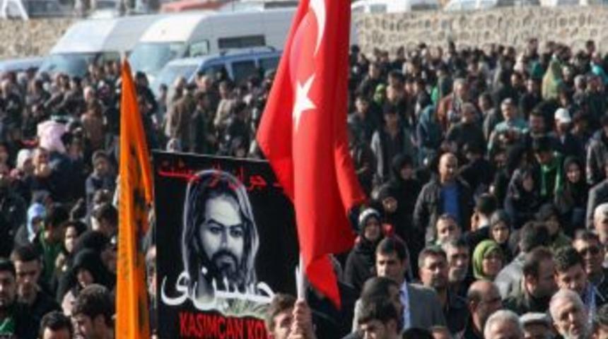 Kerbela Şehitleri G&ouml;zyaşı Ve Dualarla Anıldı