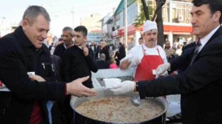 Bursalılar Aşureye Doydu
