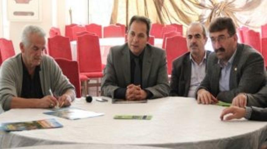 Sosyal Hizmet Tanıtımları S&uuml;r&uuml;yor