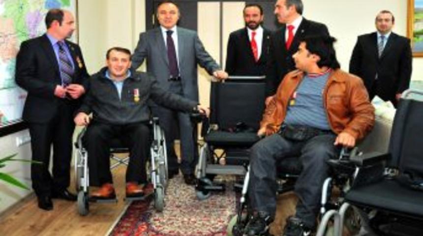 Vali Altıparmak'tan Gazilere Ak&uuml;l&uuml; Ara&ccedil;